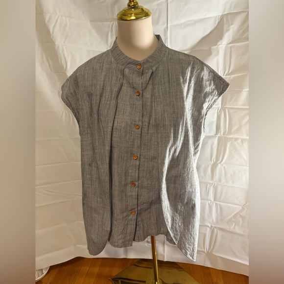 SHEIN Gray Button-Up Blouse - Picture 1 of 7